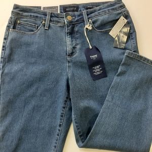 Charter Club Tummy Slimming Capri Jeans 6